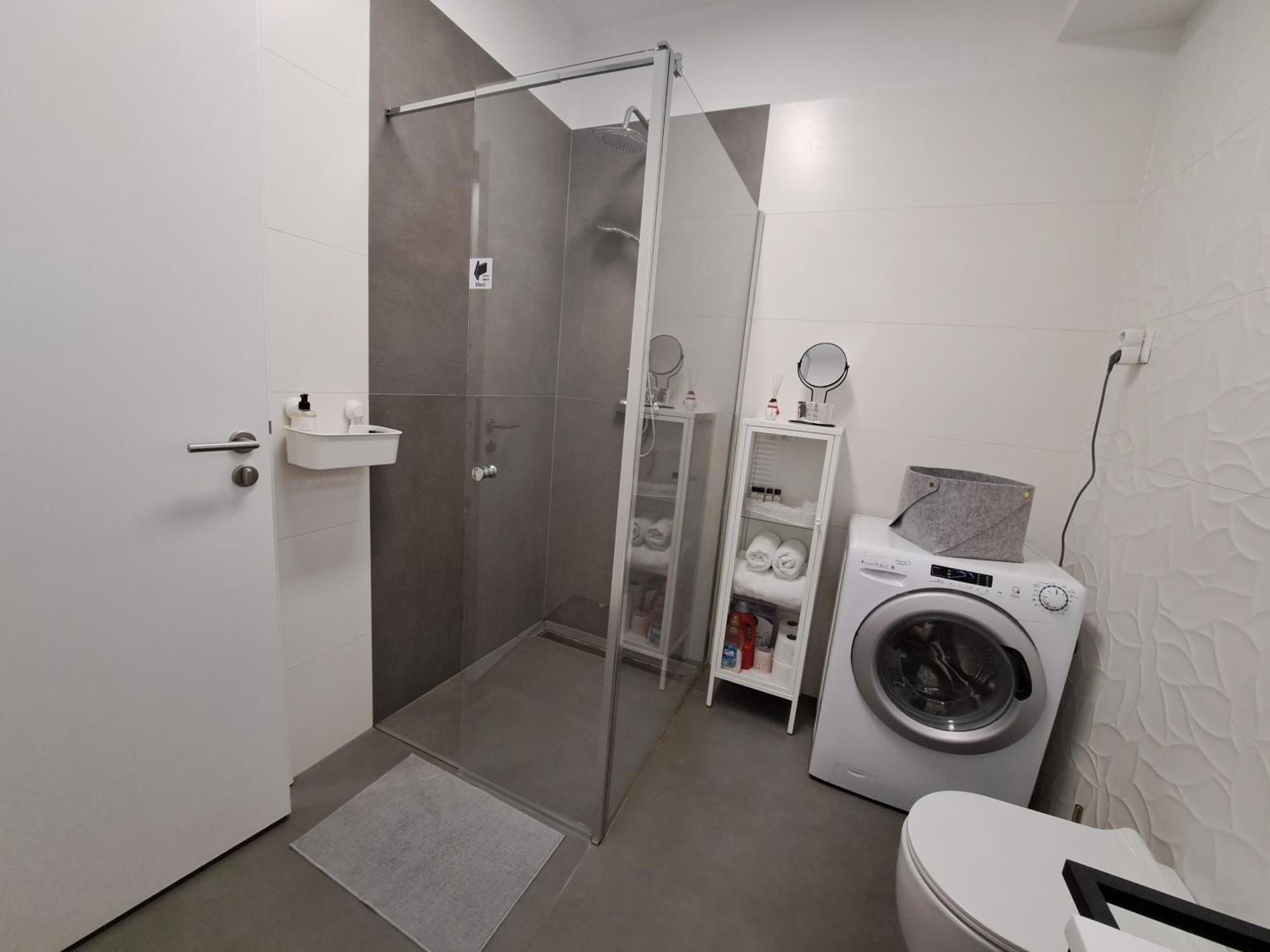 Stunning New Apartment With Free Parking Near City Centre Ljubljana Exterior photo